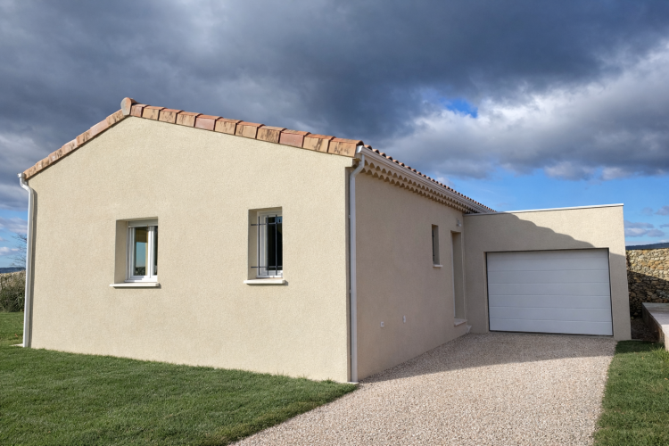 Maison traditionnelle à Montélimar (Maubec) de 76 m²