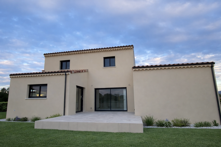 Maison à étage 133 m² à Bourg-Saint-Andéol