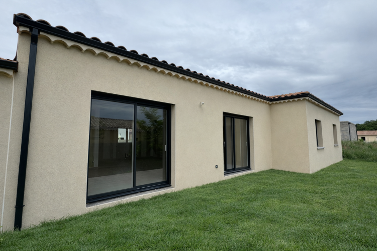 Maison plain-pied à Donzère