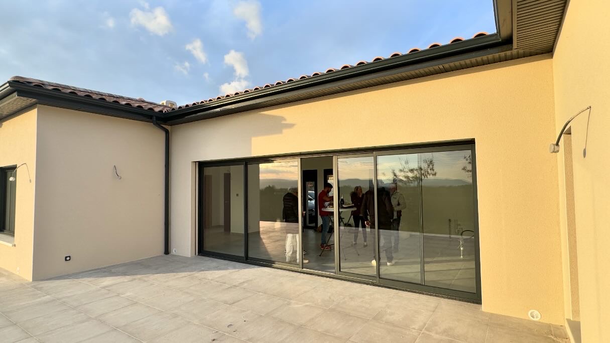Villa contemporaine 164 m² à Savasse
