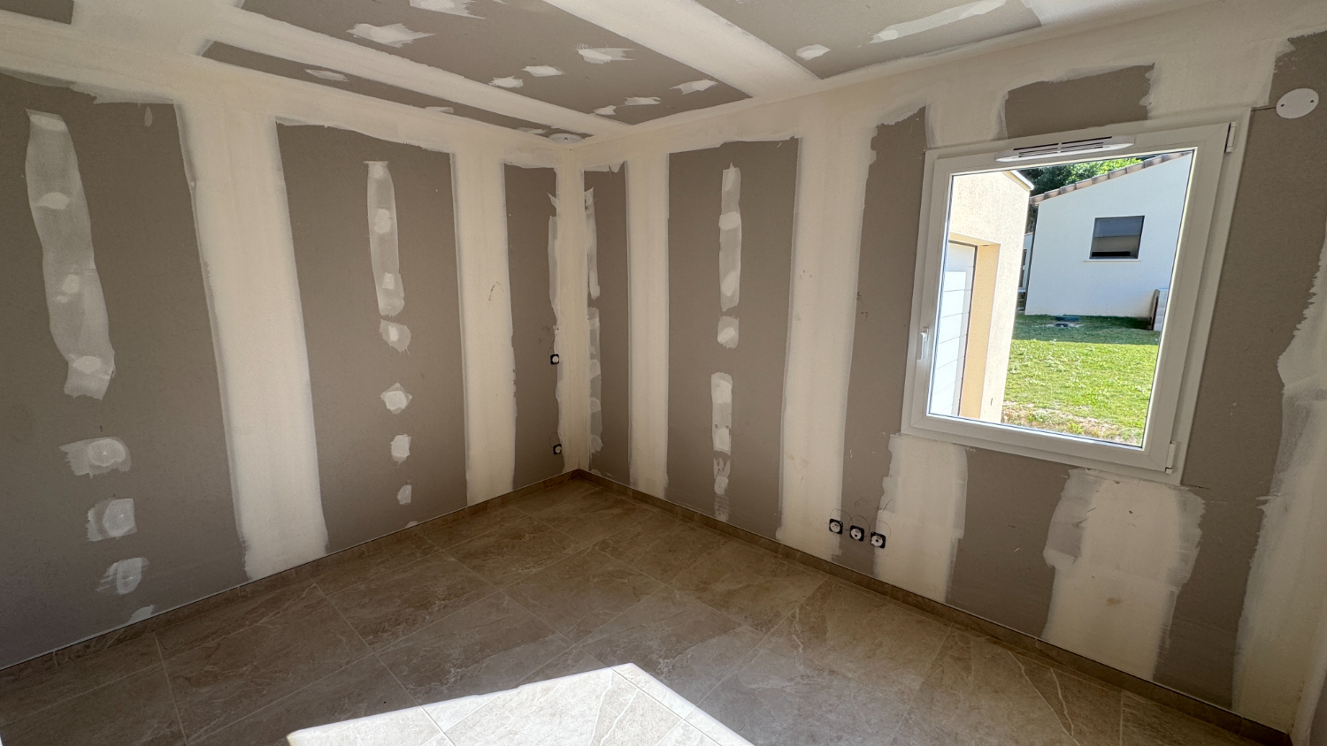 Maison de plain-pied Les Granges-Gontardes 26