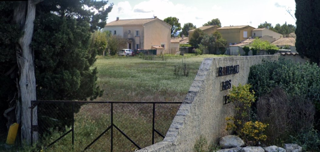 MONTEUX, terrain constructible de 530 m²