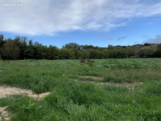 À vendre : Les Granges Gontardes (26290) - Terrain viabilisé de 400 m²